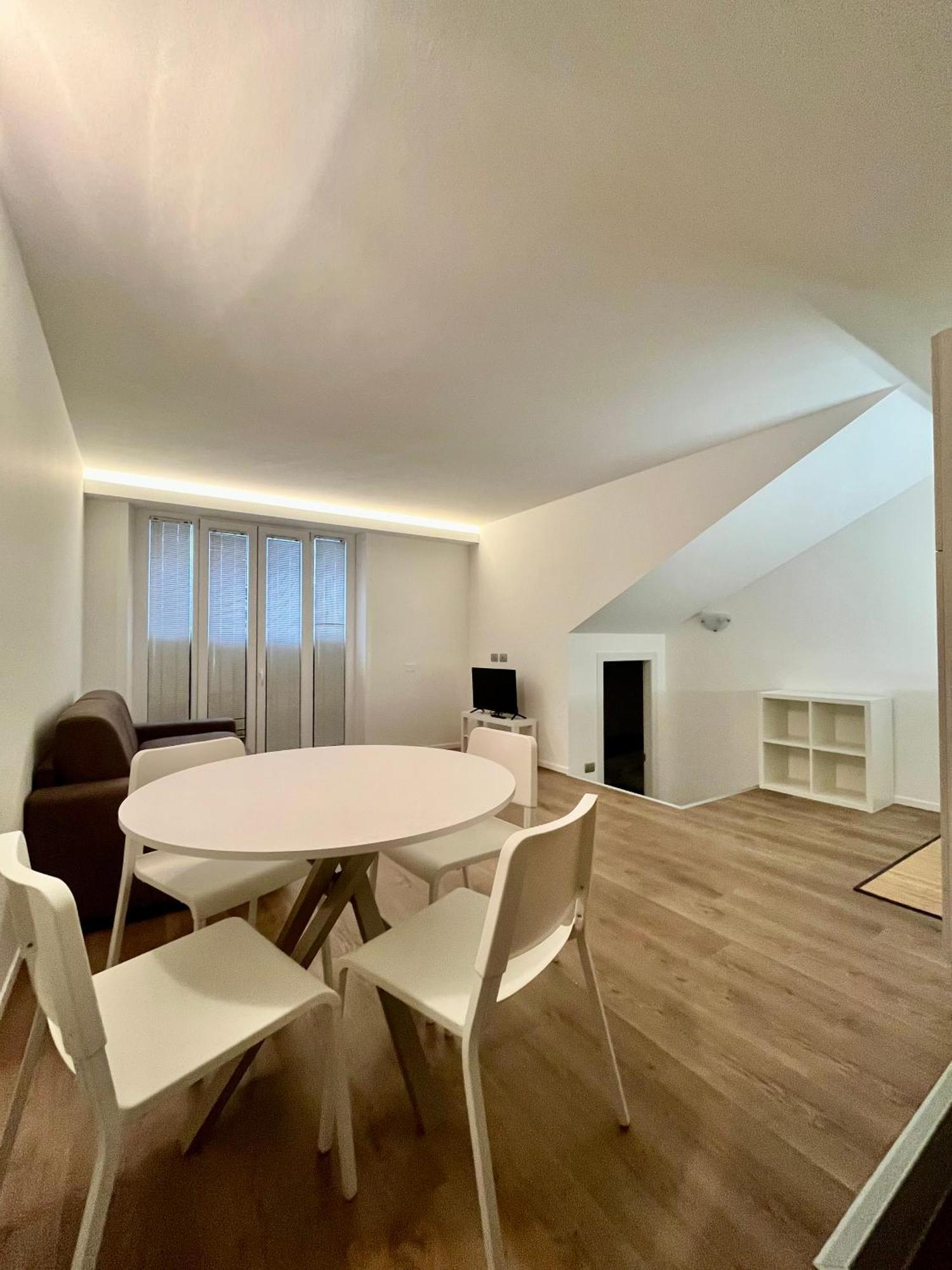 Central Side Apartment Milan Exterior photo